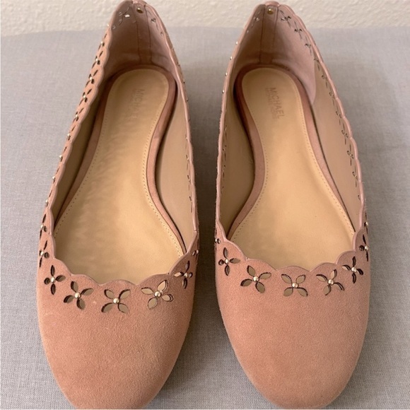 Authentic Michael Kors tan Women's Flats size 8 - Picture 1 of 5